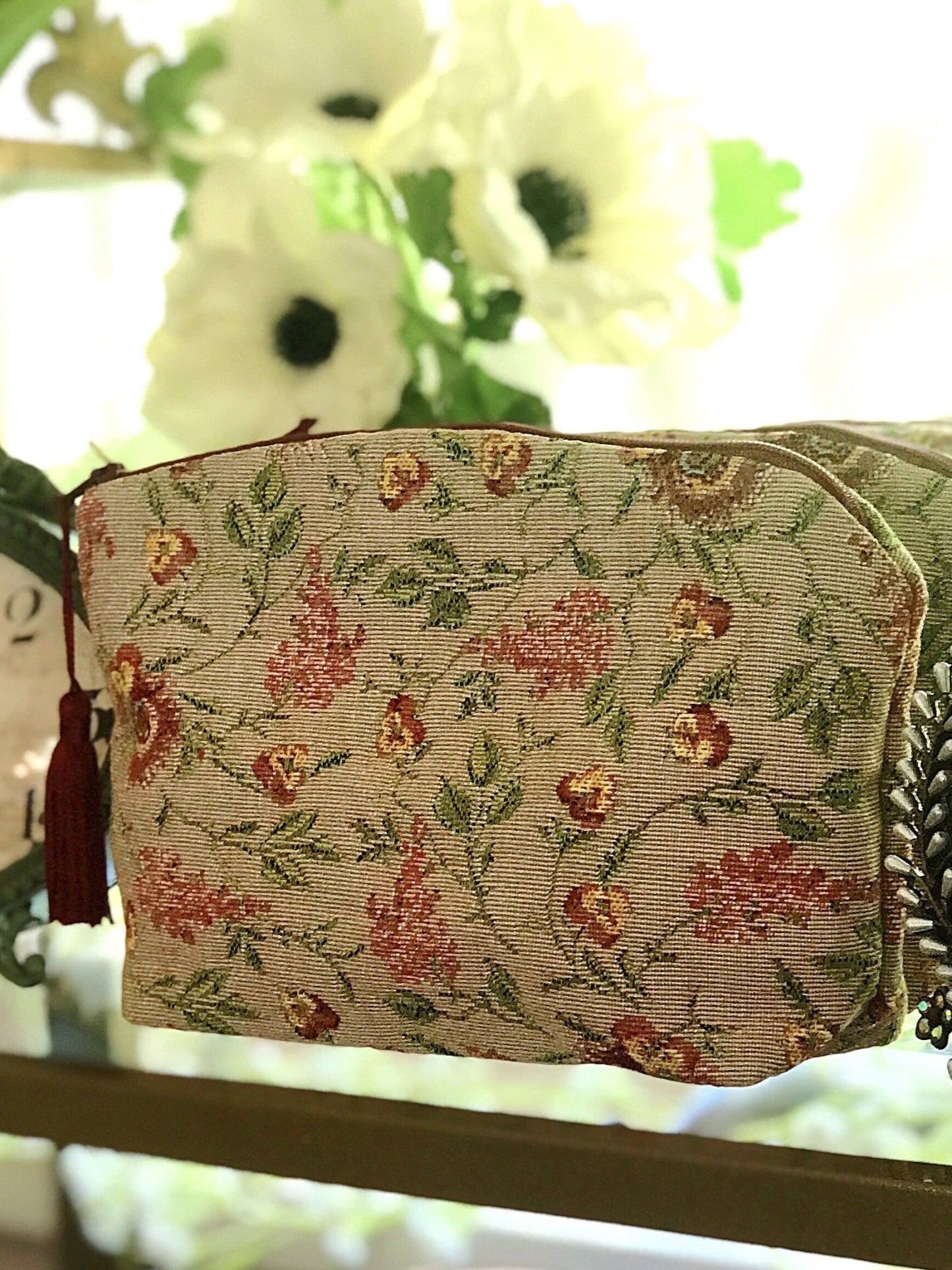 Cosmetic Bag Broche Reine - Royalties