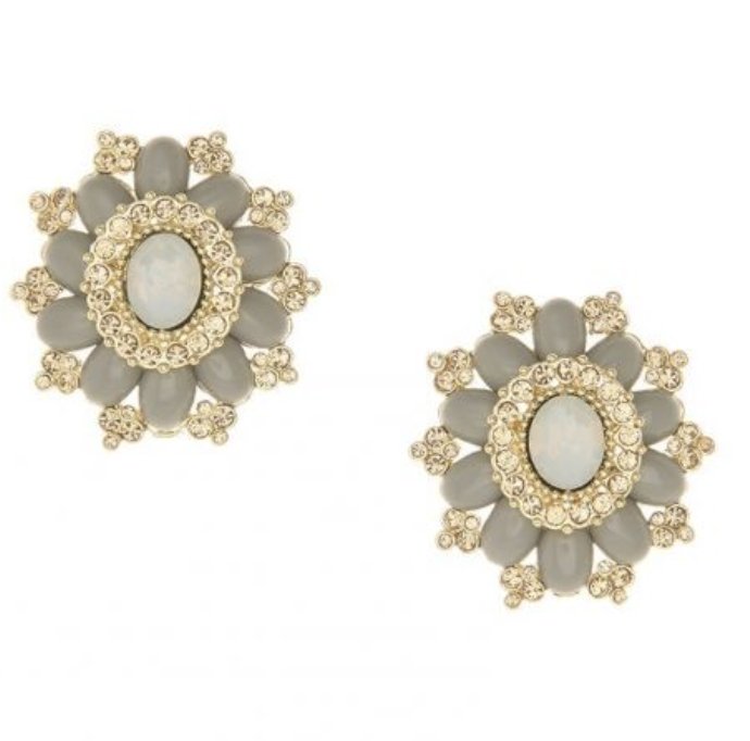 Gemstone and pearl flower earring - Royalties